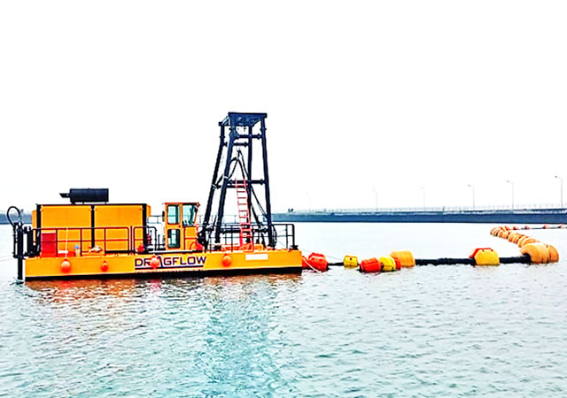 SELF-PROPELLED CABLE DREDGER